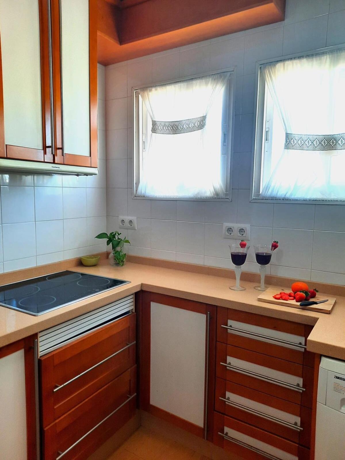 Paseo Del Rey - Fuengirola 2 Bedrooms Oceanfront Apartment Екстериор снимка