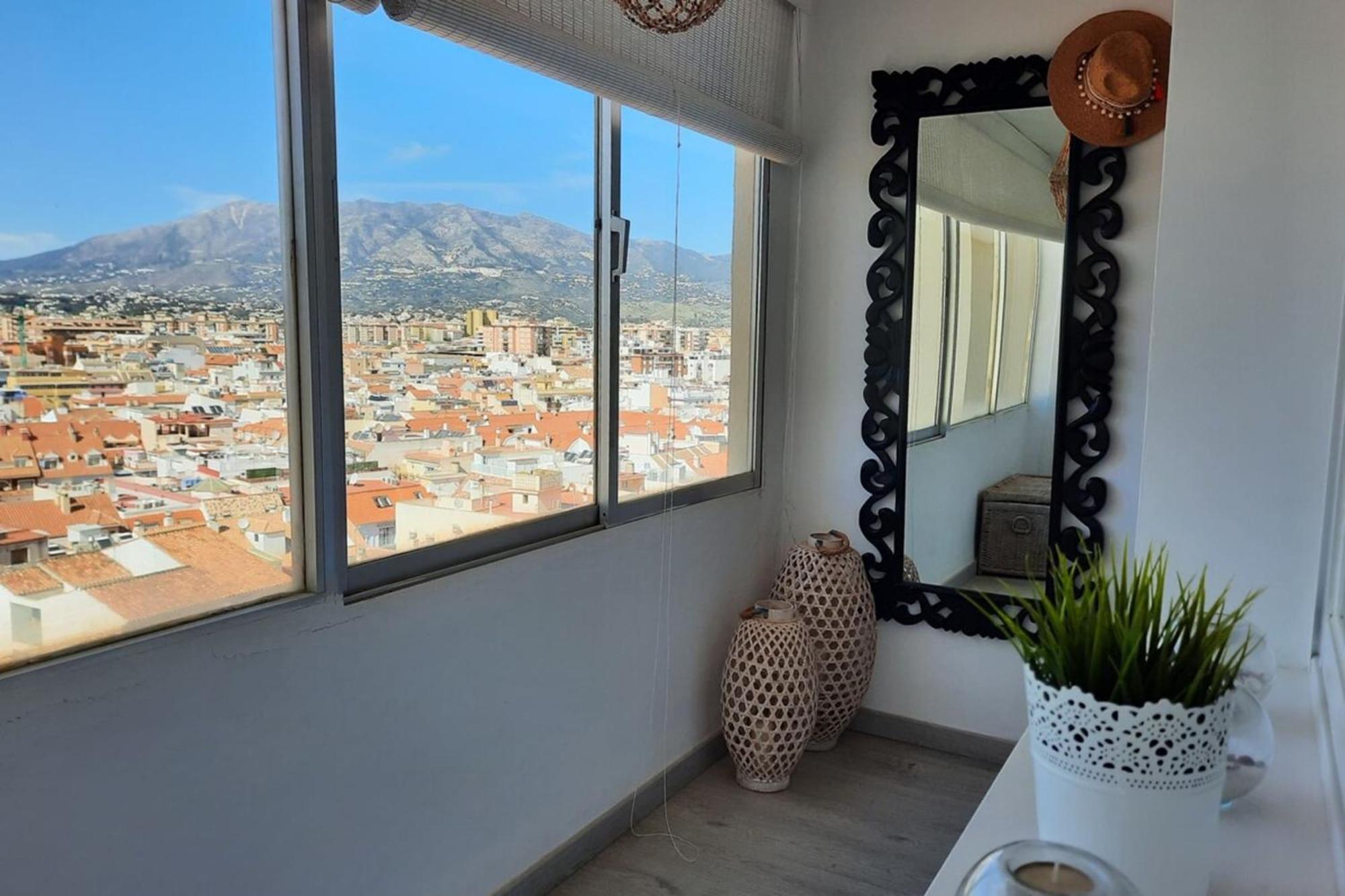 Paseo Del Rey - Fuengirola 2 Bedrooms Oceanfront Apartment Екстериор снимка
