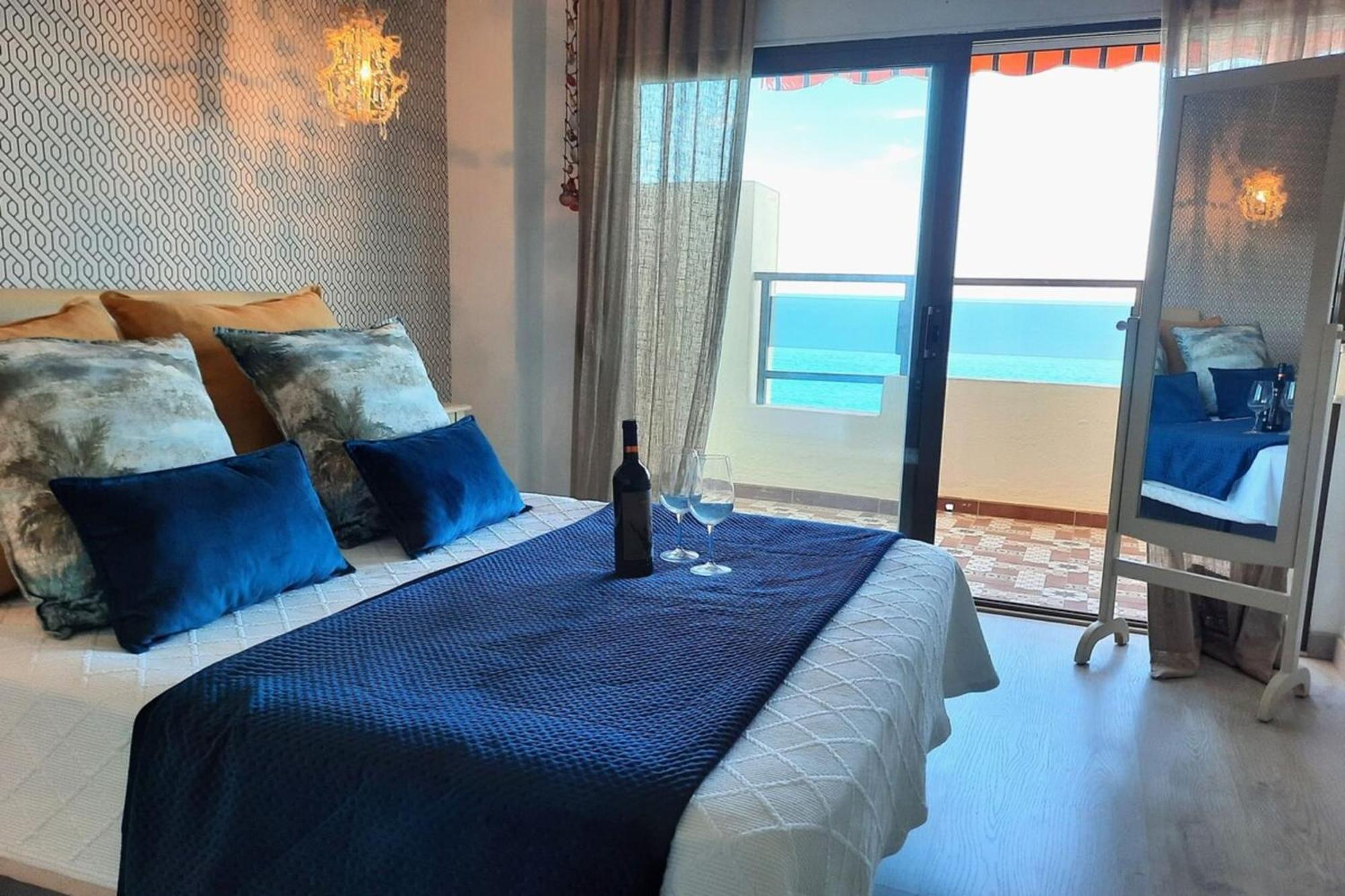 Paseo Del Rey - Fuengirola 2 Bedrooms Oceanfront Apartment Екстериор снимка
