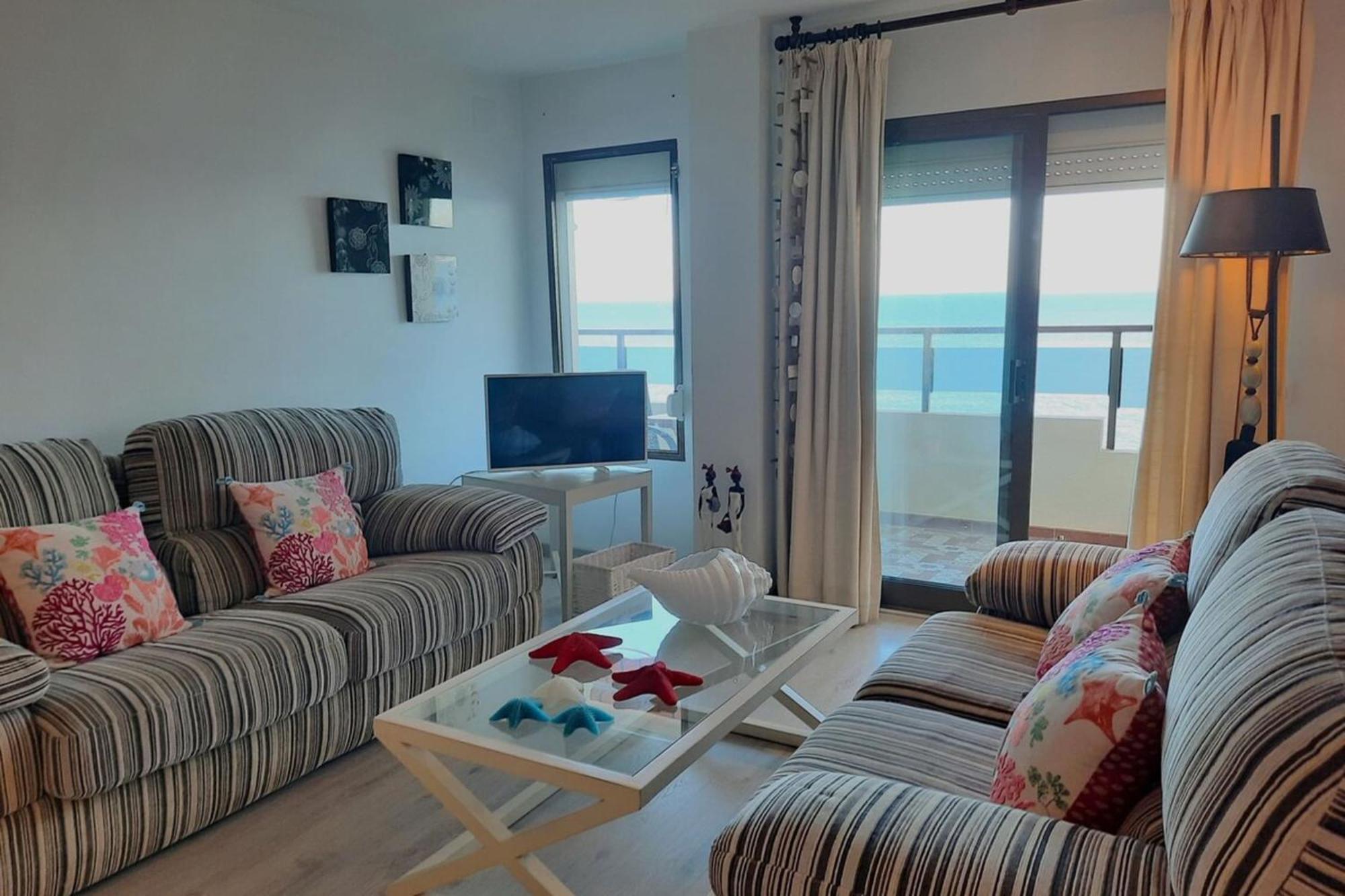 Paseo Del Rey - Fuengirola 2 Bedrooms Oceanfront Apartment Екстериор снимка